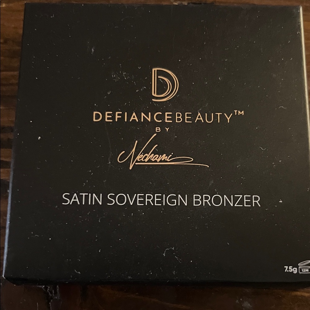 Defiance Beauty Satin Sovereign Bronzer